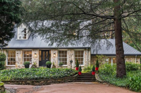 The Croft - Enchanting Bowral stone cottage